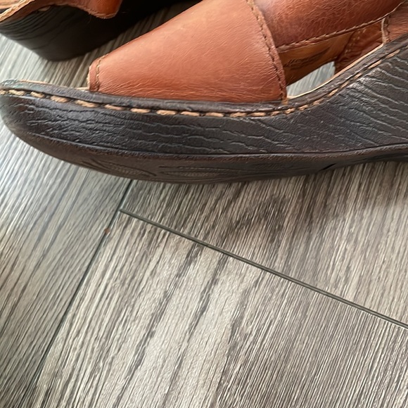 Born ladies brown leather heels - Picture 8 of 9